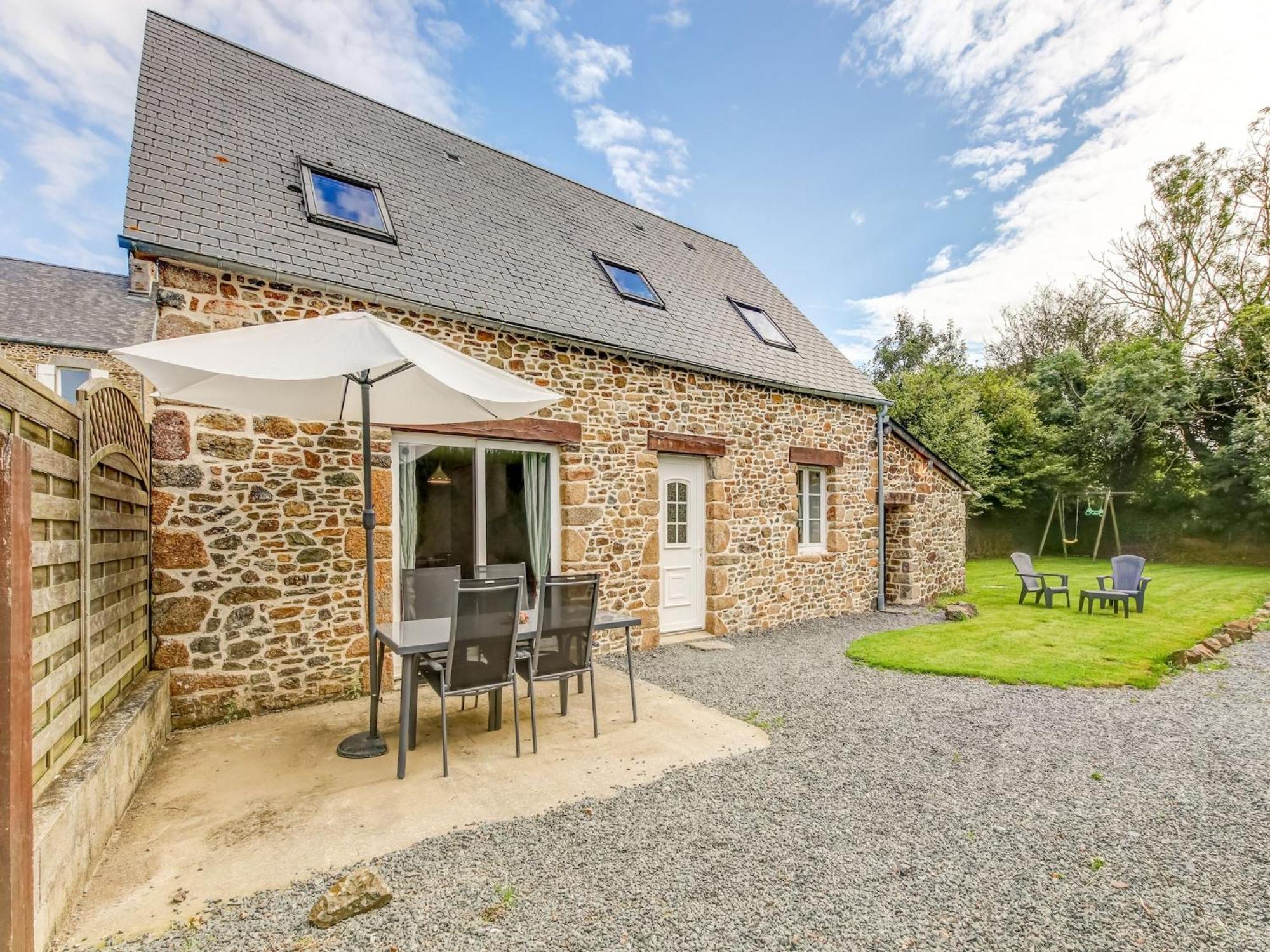 Holiday Home With Garden In Brainville Zewnętrze zdjęcie