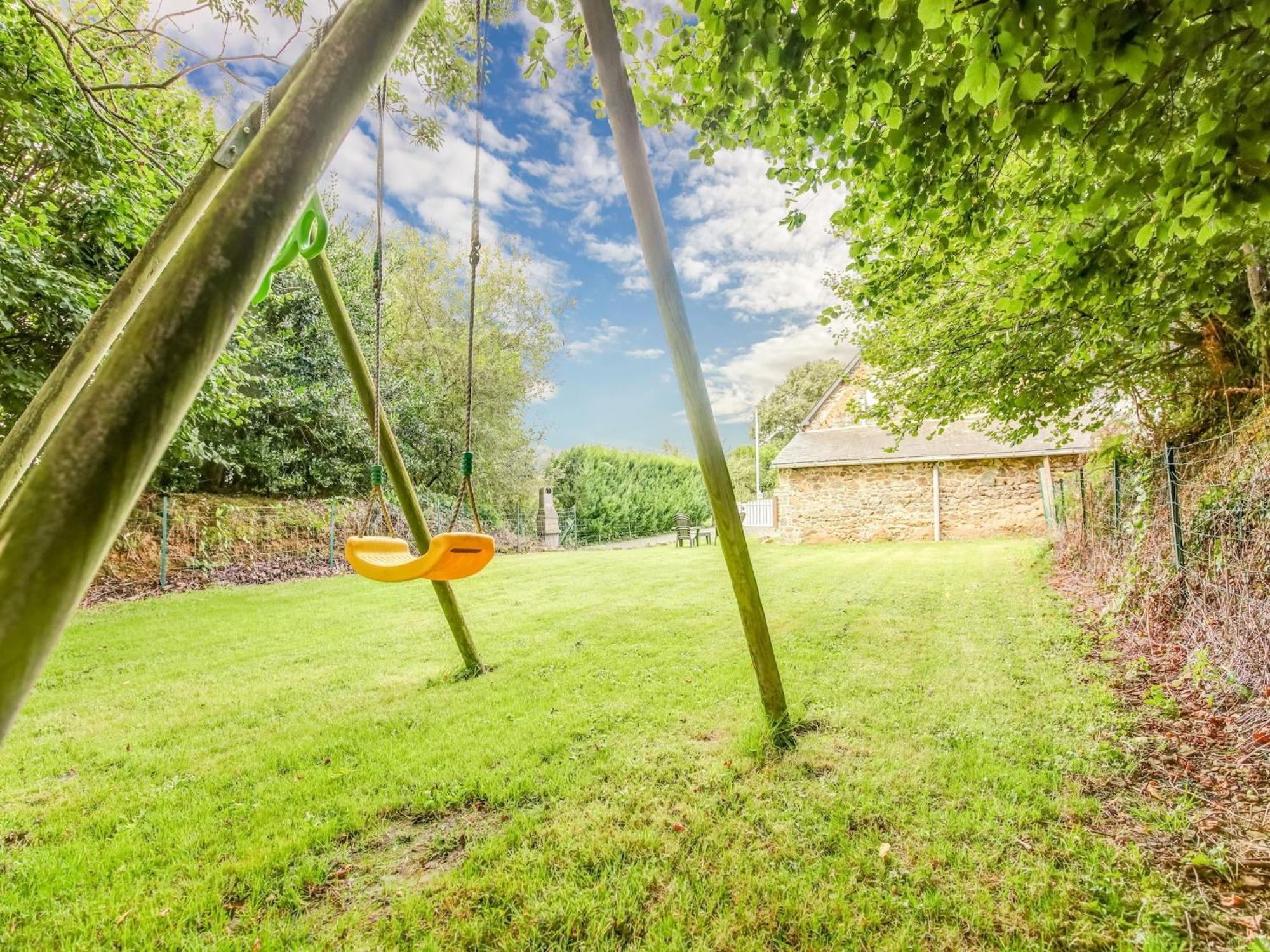 Holiday Home With Garden In Brainville Zewnętrze zdjęcie